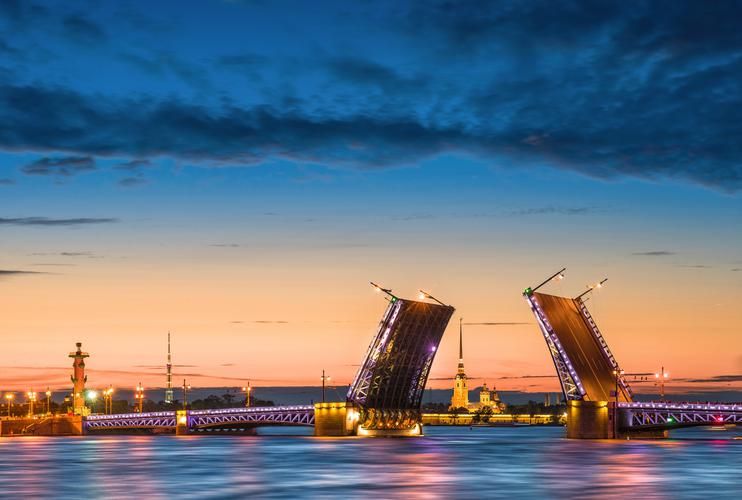 Путешествие по жемчужинам Петербурга за 6 дней