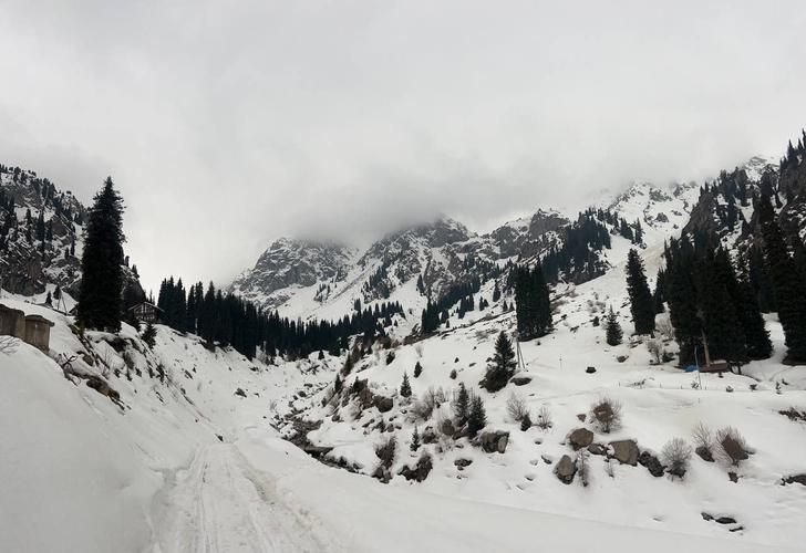 Путь к тому, что осталось: Кавказ перед полночью