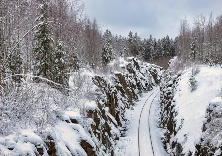 Сквозь снег и мрамор: путь на ретропоезде к Рускеале и Ахвенкоски